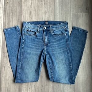 GAP Women’s True Skinny Jeans